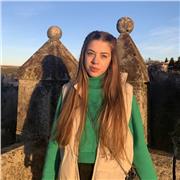 profesora de lengua ofrece clases para niños de primaria